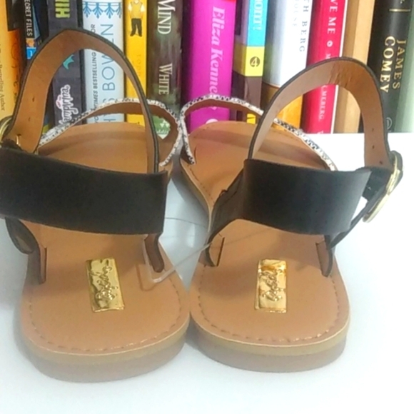 QUPID BLACK WHITE ANKLE STRAP FLAT SANDALS SIZE 8.5 NWT - Picture 3 of 7